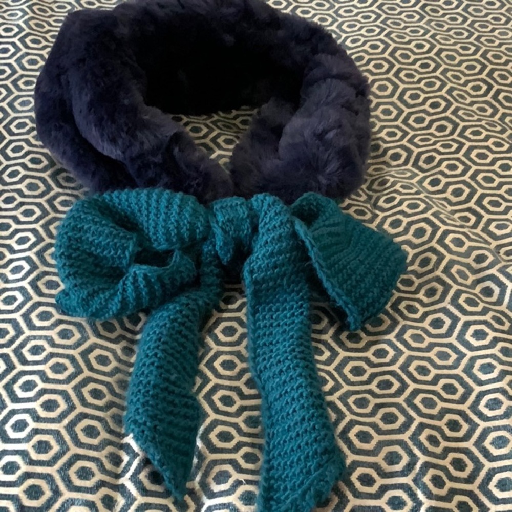 ETT Anthropologie Faux Navy Teal Knitted Scarf Very Warm Never Worn